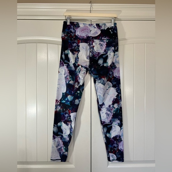 Old Navy Black/Lavender/White Floral Active Go Dry Leggings. Size Large. - Picture 2 of 5